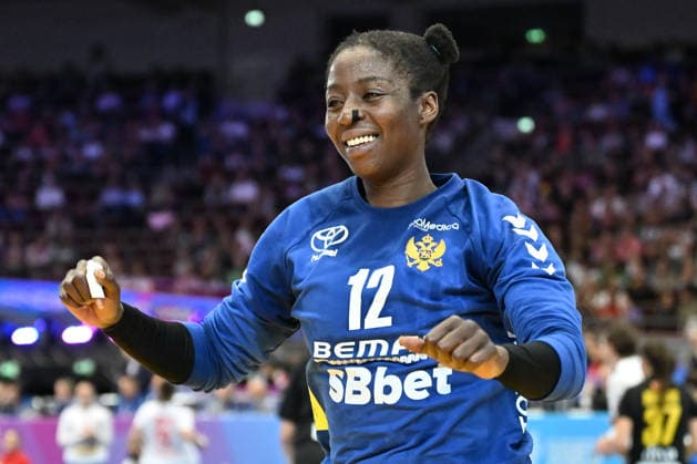 GER, Dortmund, 27th WommenÂ s World Championship, WM, Weltmeisterschaft 2025, Hauptrunde Main Round, Gruppe Group II, 3. Runde Round: Montenegro (MNE) vs. Serbien Serbia (SRB) 06.12.2025, Westfalenhalle, Dortmund, GER, Dortmund, 27th WommenÂ s World Championship 2025, Hauptrunde Main Round, Gruppe Group II, 3. Runde Round: Montenegro (MNE) vs. Serbien Serbia (SRB), im Bild: Armelle Kelly ATTINGRE (MNE 12), freut sich ueber einen ihrer vielen gehaltenen Baelle