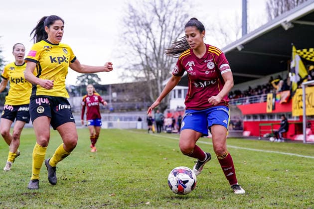 Switzerland: AXA Women s Super League, Servette FC ChÃªnois FÃ minin vs BSC YB Frauen, Stade des Trois-Chene, Chene-Bourg: Daina Bourma (3 Servette FC Chenois Feminin) in Aktion, am Ball Copyright: xDanielaxPorcellix