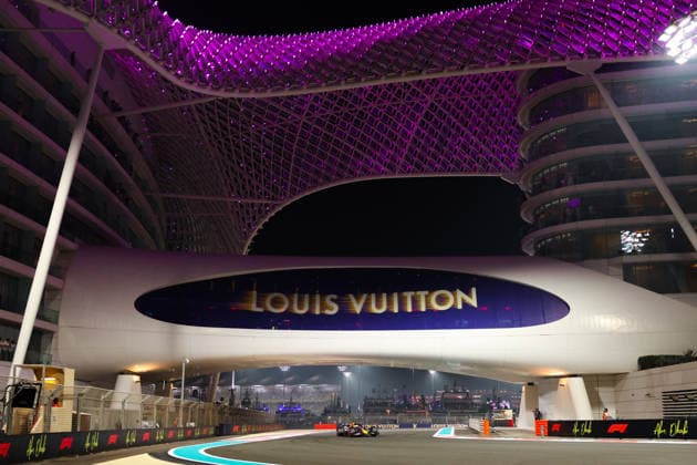Max Verstappen (Oracle Red Bull Racing, 01), Qualifying, ARE, Formel 1 Weltmeisterschaft, Abu Dhabi Grand Prix, Yas Marina Circuit, Saturday, 06.12.2025 ARE, Formel 1 Weltmeisterschaft, Abu Dhabi Grand Prix, Vereinigte Arabische Emirate, Yas Marina Circuit, 06.12.2025 Abu Dhabi Copyright: xEibner-Pressefoto AnnikaxGrafx EP_AGF