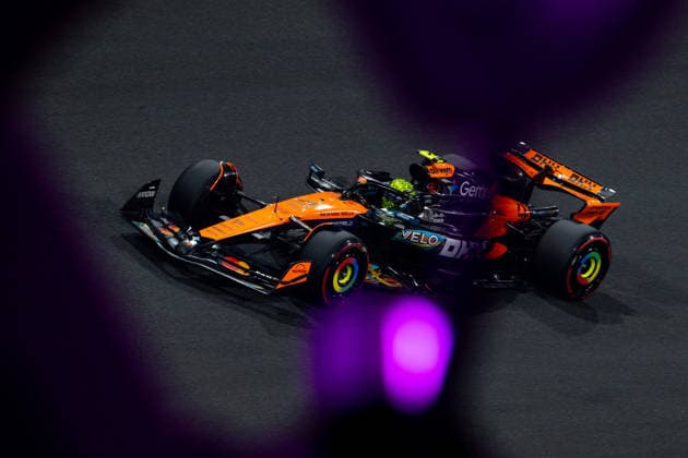 Lando Norris (McLaren Formula 1 Team, Großbritannien, 04) im MCL39, UAE, Formel 1 Weltmeisterschaft, Abu Dhabi Grand Prix, Yas Marina Circuit, Qualifying, 06.12.2025 UAE, Formel 1 Weltmeisterschaft, Abu Dhabi Grand Prix, Yas Marina Circuit, 06.12.2025 Yas Marina Island Copyright: xEibner-Pressefoto Memmlerx EP_MMR