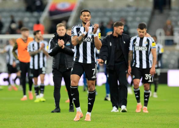 Newcastle United v Burnley Premier League Joelinton of Newcastle United applauds supporters after the final whistle during the Premier League match at St. James s Park, Newcastle 06 12 2025 UK Newspapers OUT Copyright: xFredxPalmerx FIL-22605-0149