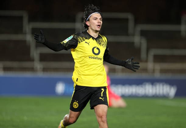 Samstag 06.12.2025, Saison 2025 26, Regionalliga West, 18. Spieltag im Stadion Rote Erde Dortmund, BVB Borussia Dortmund II - SC Paderborn U23, Dortmunder Torjubel zum 1:0: Babis Charalampos Drakas (BVB II)