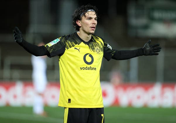 Samstag 06.12.2025, Saison 2025 26, Regionalliga West, 18. Spieltag im Stadion Rote Erde Dortmund, BVB Borussia Dortmund II - SC Paderborn U23, Dortmunder Torjubel zum 1:0: Babis Charalampos Drakas (BVB II)