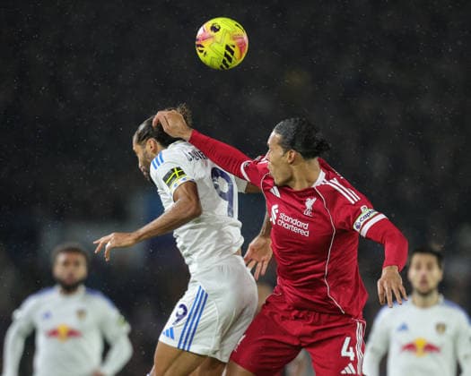 Premier League Leeds United v Liverpool Virgil van Dijk of Liverpool and Dominic Calvert-Lewin of Leeds United duals for the ball during the Premier League match Leeds United vs Liverpool at Elland Road, Leeds, United Kingdom, 6th December 2025 (Photo by Richard Bierton News Images) Leeds Elland Road West Yorkshire United Kingdom Copyright: xRichardxBierton NewsxImagesx
