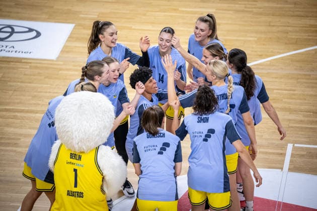 Basketball Berlin 06.12.2025 Saison 2025 2026 DBBL 1. Bundesliga Alba Berlin - Rutronik Stars Keltern Alba Huddle