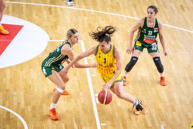 Basketball Berlin 06.12.2025 Saison 2025 2026 DBBL 1. Bundesliga Alba Berlin - Rutronik Stars Keltern Theresa Simon (Alba, No.03) Alexandra Wilke (Keltern, No.03)