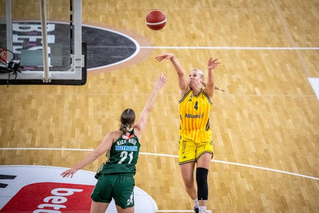 Basketball Berlin 06.12.2025 Saison 2025 2026 DBBL 1. Bundesliga Alba Berlin - Rutronik Stars Keltern Marie Bertholdt (Alba, No.04) Alexandria Kiss-Rusk (Keltern, No.21)
