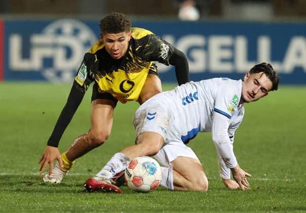 Samstag 06.12.2025, Saison 2025 26, Regionalliga West, 18. Spieltag im Stadion Rote Erde Dortmund, BVB Borussia Dortmund II - SC Paderborn U23, Jordi Leander Paulina (BVB II)