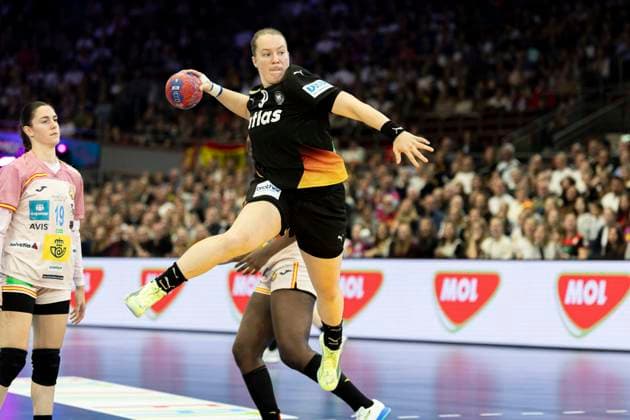 27th IHF Women’s World Handball Championship: Spain vs. Germany, 06.12.2025 DORTMUND, GERMANY - DECEMBER 6: Lisa Antl (Germany, 9) during the match between 27th IHF Women’s World Handball Championship: Spain vs. Germany at Westfalenhalle on December 6, 2025 in Dortmund, Germany. Copyright: xBEAUTIFULxSPORTS KennyxBeelex