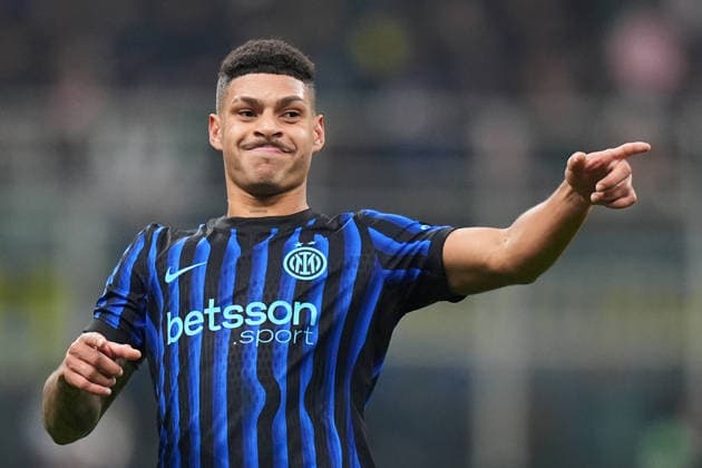 Inter Milan s Luis Henrique during the Serie A soccer match between Inter and Como at the San Siro Stadium in Milan , north Italy - Saturday , December 06 , 2025. - Soccer .  Copyright: xSpada LaPressex