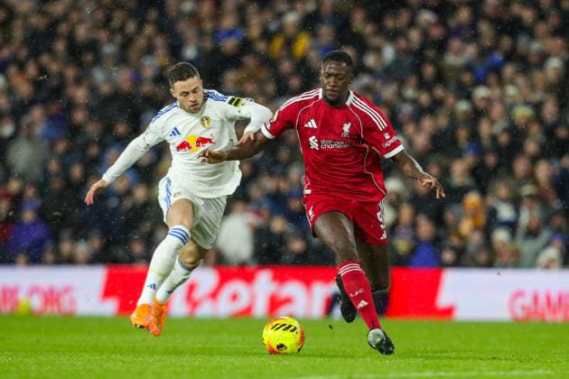 Leeds United v Liverpool, Premier League Gabriel Gudmundsson Of Leeds United battles with Ibrahima KonatÃ Of Liverpool during the Leeds United v Liverpool Premier League match at Elland Road, Leeds, England on 6 December 2025 Credit: Lee Keuneke Every Second Media Editorial use only. All images are copyright Every Second Media Limited. No images may be reproduced without prior permission. All rights reserved. Premier League and Football League images are subject to licensing agreements with Football DataCo Limited. see https: www.football-dataco.com Copyright: xIMAGO EveryxSecondxMediax ESM-1698-0030 LeexKeunekex xEveryxSecondxMediax