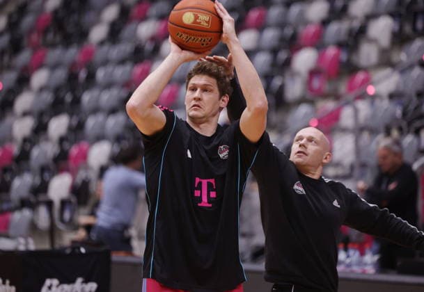 Patrick Heckmann, Co-Trainer Lionel Bosco Telekom Baskets Bonn vs. NINERS Chemnitz 9. Speiltag - Saison 2025 26