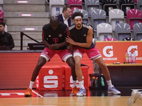 Michael Kessens, Kur Jongkuch Telekom Baskets Bonn vs. NINERS Chemnitz 9. Speiltag - Saison 2025 26