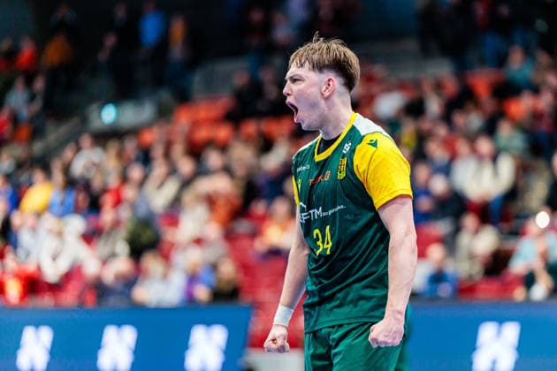 Linus Kutz (VfL Eintracht Hagen, 34) jubelt freut sich GER, TuS N-Luebbecke vs. VfL Eintracht Hagen, Handball, 2. Bundesliga, 14. Spieltag, Spielzeit 2025 2026, 06.12.2025 GER, TuS N-Luebbecke vs. VfL Eintracht Hagen, Handball, 2. Bundesliga, 14. Spieltag, Spielzeit 2025 2026, 06.12.2025 Luebbecke Copyright: xEibner-Pressefoto JanxRollingerx EP_JSK