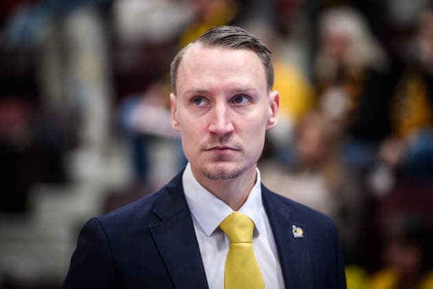 Mikko Riipinen (MHP RIESEN Ludwigsburg, Head-Coach) GER, MHP Riesen Ludwigsburg - VET-CONCEPT Gladiators Trier, easycredit BBL, Basketball, Bundesliga, 9. Spieltag, Spielzeit 2025 2026, 06.12.2025 GER, MHP Riesen Ludwigsburg - VET-CONCEPT Gladiators Trier, easycredit BBL, Basketball, Bundesliga, 9. Spieltag, Spielzeit 2025 2026, 06.12.2025 Ludwigsburg Copyright: xSandyxDinkelackerx EP_SDR