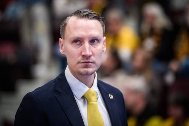 Mikko Riipinen (MHP RIESEN Ludwigsburg, Head-Coach) GER, MHP Riesen Ludwigsburg - VET-CONCEPT Gladiators Trier, easycredit BBL, Basketball, Bundesliga, 9. Spieltag, Spielzeit 2025 2026, 06.12.2025 GER, MHP Riesen Ludwigsburg - VET-CONCEPT Gladiators Trier, easycredit BBL, Basketball, Bundesliga, 9. Spieltag, Spielzeit 2025 2026, 06.12.2025 Ludwigsburg Copyright: xSandyxDinkelackerx EP_SDR