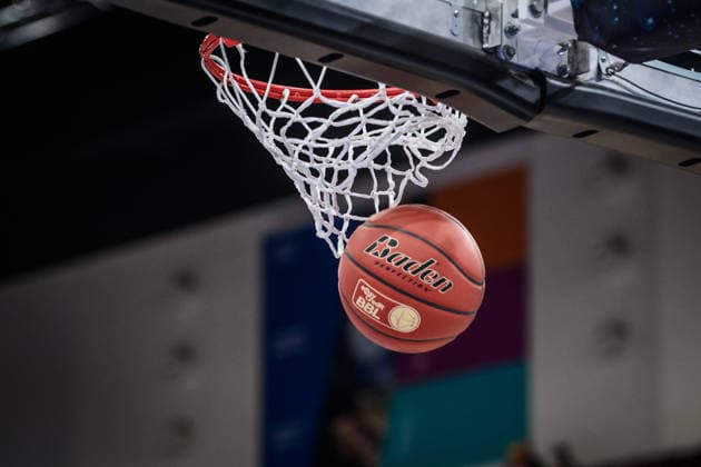 Feature, Symbol BBL - Basketball faellt durch Korb GER, MHP Riesen Ludwigsburg - VET-CONCEPT Gladiators Trier, easycredit BBL, Basketball, Bundesliga, 9. Spieltag, Spielzeit 2025 2026, 06.12.2025 GER, MHP Riesen Ludwigsburg - VET-CONCEPT Gladiators Trier, easycredit BBL, Basketball, Bundesliga, 9. Spieltag, Spielzeit 2025 2026, 06.12.2025 Ludwigsburg Copyright: xSandyxDinkelackerx EP_SDR