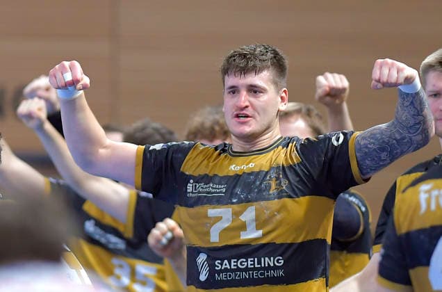 06.12.2025, Dresdens Oliver Seidler jubelt, Handball, 2. Bundesliga, HC Elbflorenz Dresden - TV Hüttenberg,e (c) Dresden