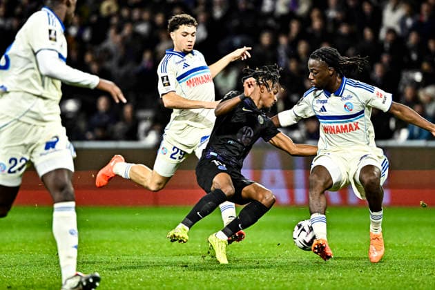 FOOTBALL : Toulouse vs Strasbourg - 15eme Journee de Ligue 1 McDonald S - Toulouse - 06 12 2025 Yann Gboho (tfc) vs Toulouse  Copyright: xThierryxBretonx