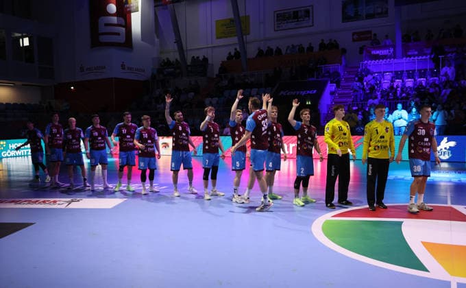 GER HBL2 Saison 2025 2026 VfL Potsdam vs EULEN Ludwigshafen, 06.12.25, MBS Arena, Potsdam Begrüßung, vor dem Spiel, Team VfL Potsdam