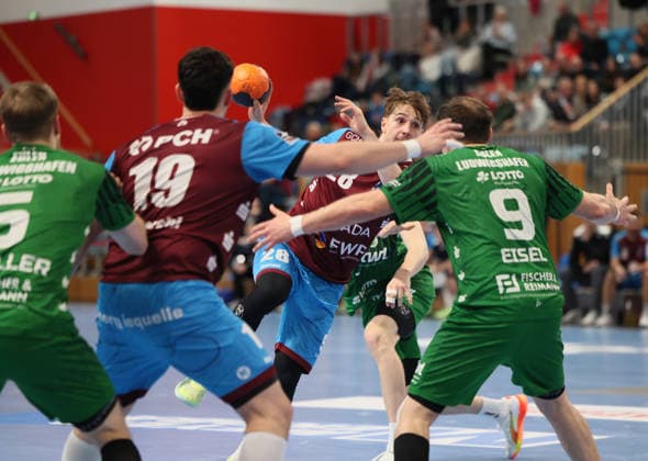 GER HBL2 Saison 2025 2026 VfL Potsdam vs EULEN Ludwigshafen, 06.12.25, MBS Arena, Potsdam Tim SCHALLER (Eulen Ludwigshafen 6), Gabriele SONTACCI (1.VfL Potsdam 19), Marvin KIX (1.VfL Potsdam 28), Marc-Robin EISEL (Eulen Ludwigshafen 9)
