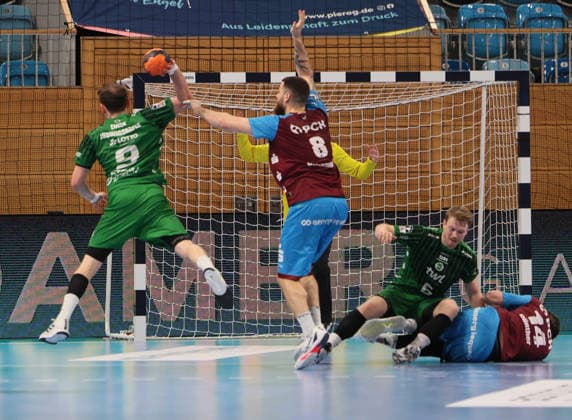 GER HBL2 Saison 2025 2026 VfL Potsdam vs EULEN Ludwigshafen, 06.12.25, MBS Arena, Potsdam Marc-Robin EISEL (Eulen Ludwigshafen 9), Davide BULZAMINI (1.VfL Potsdam 8), Frederik HÖLER (1.VfL Potsdam 1)