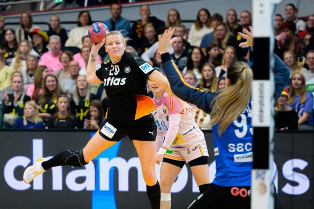 Handball, Frauen WM, Hauptrunde: Spanien - Deutschland Antje Döll Doell (Deutschland), Nicole Morales Claure (Spanien) Dortmund Westfalenhalle Nordrhein-Westfalen Deutschland