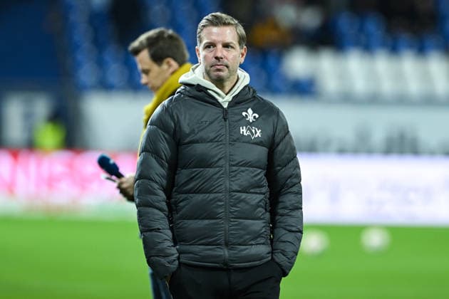 Florian Kohfeldt (SV Darmstadt 1898, Trainer) vor dem Spiel, GER, SV Darmstadt 98 vs Karlsruher SC, Fussball, 2. Bundesliga, 15. Spieltag, Spielzeit 2025 2026, 06.12.2025. DFL REGULATIONS PROHIBIT ANY USE OF PHOTOGRAPHS AS IMAGE SEQUENCES AND OR QUASI-VIDEO GER, SV Darmstadt 98 vs Karlsruher SC, Fussball, 2. Bundesliga, 15. Spieltag, Spielzeit 2025 2026, 06.12.2025. Darmstadt