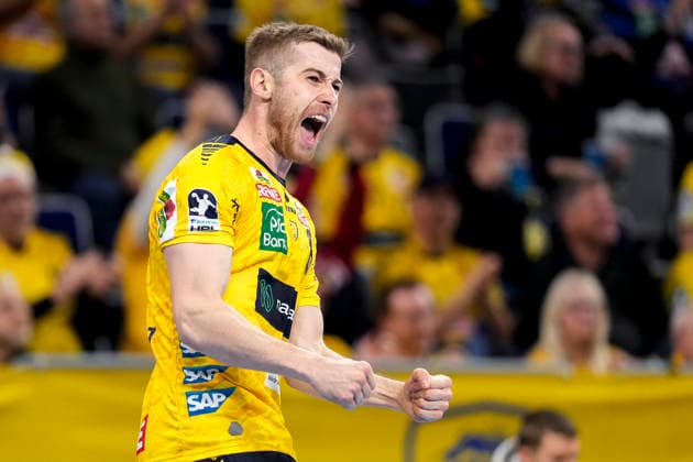 Torschütze Tim Nothdurft (RNL, 8), Spieler der Rhein-Neckar-Löwen, jubelt über ein Tor, Jubel, jubeln, Torjubel, Torerfolg, celebrate the goal, goal, celebration, jubelt ueber das Tor, Freuen, Freude, freut sich, optimistisch, positiv, Spielszene, Highlight, Einzelbild, Einzelfoto, Aktion, Action, 06.12.2025, Mannheim (Deutschland), Handball, Bundesliga, Rhein-Neckar Löwen - HC Erlangen