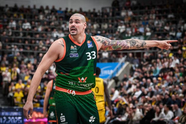 Maik Zirbes (VET-CONCEPT Gladiators Trier, 33) GER, MHP Riesen Ludwigsburg - VET-CONCEPT Gladiators Trier, easycredit BBL, Basketball, Bundesliga, 9. Spieltag, Spielzeit 2025 2026, 06.12.2025 GER, MHP Riesen Ludwigsburg - VET-CONCEPT Gladiators Trier, easycredit BBL, Basketball, Bundesliga, 9. Spieltag, Spielzeit 2025 2026, 06.12.2025 Ludwigsburg Copyright: xSandyxDinkelackerx EP_SDR