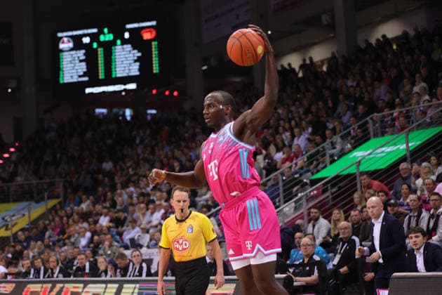 Tylan Birts (Bonn), Telekom Baskets Bonn vs Niners Chemnitz, easyCredit BBL, 9. Spieltag, Bonn, 06.12.2025.