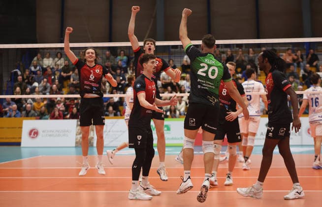 Ludwigsburg , Bundesliga , Barock Volleys MTV Ludwigsburg vs. VfB Friedrichshafen , Jubel Ludwigsburg