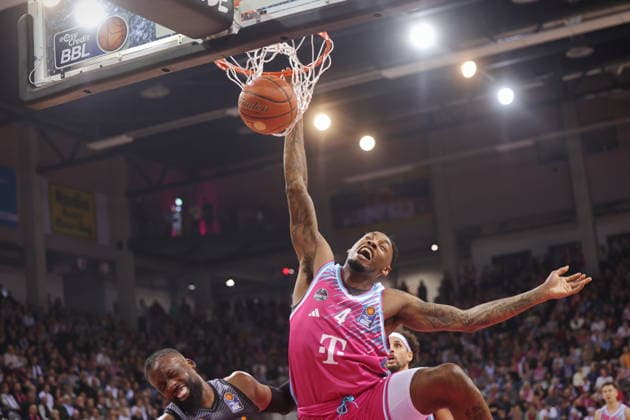 Jeff Garrett Telekom Baskets Bonn vs. NINERS Chemnitz 9. Speiltag - Saison 2025 26