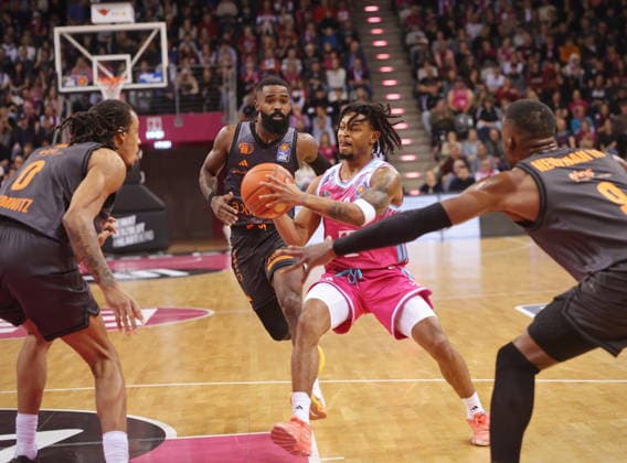 Zachery Cooks Telekom Baskets Bonn vs. NINERS Chemnitz 9. Speiltag - Saison 2025 26