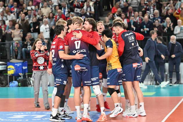 GER; 1.VBL, SVG Lueneburg vs WWK Volleys Herrsching 06.12.2025, LKH Arena, Lueneburg, GER; 1. VBL, SVG Lueneburg vs WWK Volleys Herrsching im Bild die Lueneburger Mannschaft jubelt ueber den Sieg