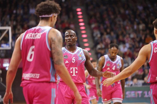 Jeff Garrett Telekom Baskets Bonn vs. NINERS Chemnitz 9. Speiltag - Saison 2025 26