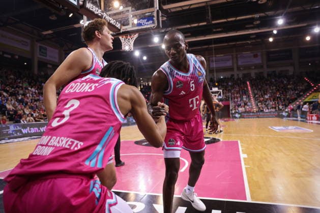 Tylan Birts, Zachery Cooks, Patrick Heckmann Telekom Baskets Bonn vs. NINERS Chemnitz 9. Speiltag - Saison 2025 26