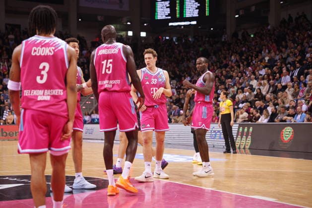 Telekom Baskets Bonn vs. Trainer Rodrigo Pastore NINERS Chemnitz 9. Speiltag - Saison 2025 26