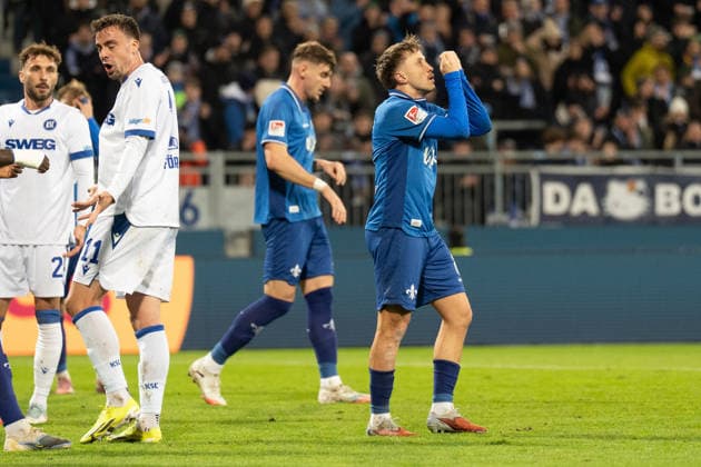 06.12.2025, xhfmx, Fussball 2.Bundesliga, SV Darmstadt 98 - Karlsruher SC Luca Marseiler (SV Darmstadt 98) ärgert sich nach einer vergebenen Torchance (DFL DFB REGULATIONS PROHIBIT ANY USE OF PHOTOGRAPHS as IMAGE SEQUENCES and or QUASI-VIDEO) Darmstadt