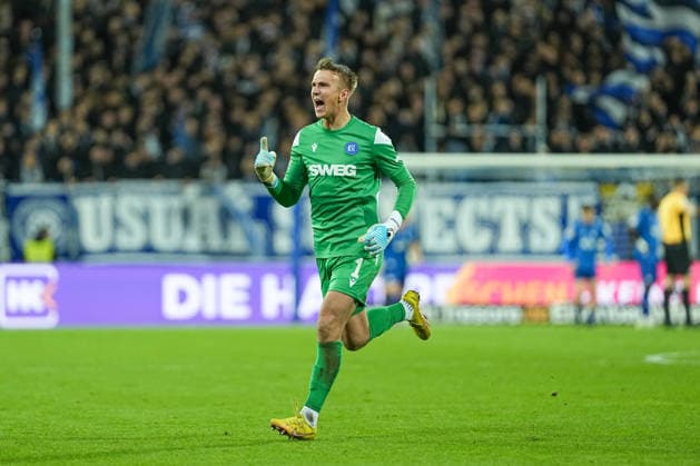 Fussball: 2. Bundesliga, 15. Spieltag, SV Darmstadt 98 - Karlsruher SC am 06.12.2025 in Darmstadt (Merck-Stadion am Böllenfalltor), Deutschland, Saison 2025 2026: DFB DFL REGULATIONS PROHIBIT ANY USE OF PHOTOGRAPHS as IMAGE SEQUENCES and or QUASI-VIDEO: Torjubel von Hans Christian Bernat (1, KSC) zum 0:1 Eigentor von SVD. Darmstadt Merck-Stadion am Böllenfalltor Deutschland