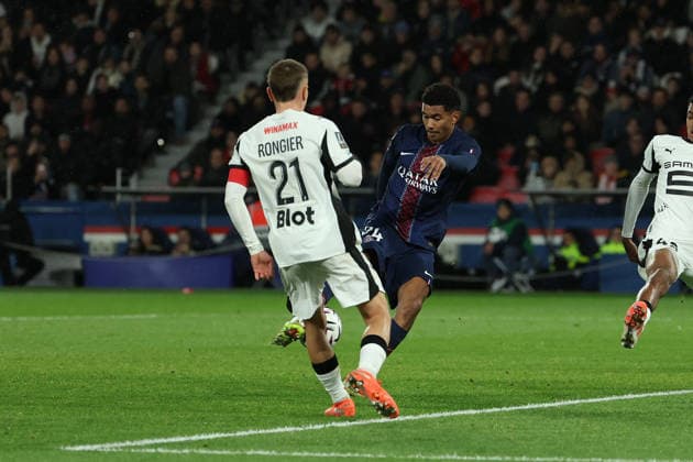FBL-FRA-LIGUE1-Paris Saint Germain - Stade Rennes Senny Mayulu (Paris Saint-Germain) scored the second goal during the French L1 football match between Paris Saint-Germain (PSG) an Stade Rennes at Parc des Princes Paris ,France, on December 06, 2025. Copyright: JoaquimxFerreira