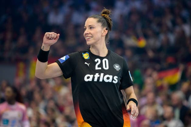 Handball, Frauen WM, Hauptrunde: Spanien - Deutschland Emily Vogel (Deutschland) Jubel Freude Emotion Dortmund Westfalenhalle Nordrhein-Westfalen Deutschland