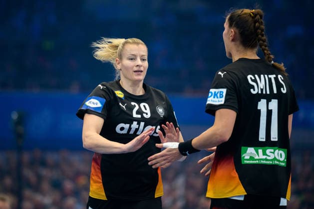 Handball, Frauen WM, Hauptrunde: Spanien - Deutschland Antje Döll Doell (Deutschland), Xenia Smits (Deutschland) Dortmund Westfalenhalle Nordrhein-Westfalen Deutschland