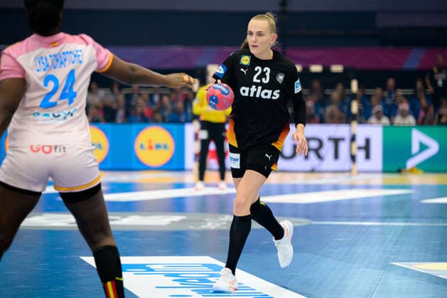 Handball, Frauen WM, Hauptrunde: Spanien - Deutschland Annika Lott (Deutschland) Dortmund Westfalenhalle Nordrhein-Westfalen Deutschland