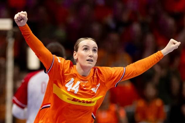 ROTTERDAM - Nikita Van Der Vliet of the Netherlands in action during the Poland-Netherlands group match in the main round of the World Handball Championship in Ahoy Rotterdam. ANP IRIS VAN DEN BROEK xVIxANPxSportx xxANPxIVx 544098030 originalFilename: 544098030.jpg