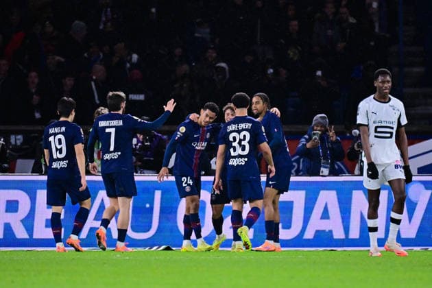 FOOTBALL : PSG vs Rennes - Ligue 1 - 06 12 2025 Senny Mayulu ( 24 - PSG ) celebrates with teammates during the Ligue 1 match between Paris Saint Germain and Stade Rennais at Parc Des Princes on December 06 , 2025 in Paris, France. ( Photo by Federico Pestellini PsnewZ ) ParisFrance  Copyright: xFedericoxPestellinix