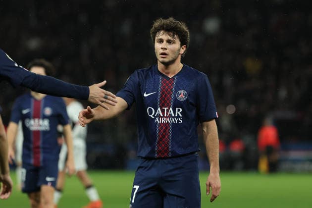 FBL-FRA-LIGUE1-Paris Saint Germain - Stade Rennes Joao Neves (Paris Saint-Germain) teammates embrace after a goal during the French L1 football match between Paris Saint-Germain (PSG) an Stade Rennes at Parc des Princes Paris ,France, on December 06, 2025. Copyright: JoaquimxFerreira