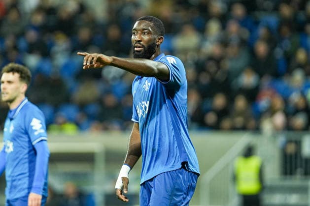 Fussball: 2. Bundesliga, 15. Spieltag, SV Darmstadt 98 - Karlsruher SC am 06.12.2025 in Darmstadt (Merck-Stadion am Böllenfalltor), Deutschland, Saison 2025 2026: DFB DFL REGULATIONS PROHIBIT ANY USE OF PHOTOGRAPHS as IMAGE SEQUENCES and or QUASI-VIDEO: Im Fokus Patric Pfeiffer (6, SVD). Darmstadt Merck-Stadion am Böllenfalltor Deutschland