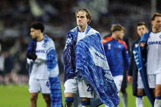 06.12.2025, Fussball 2. Bundesliga, SV Darmstadt 98 - Karlsruher SC, emonline, emspor, despor, v.l., David Herold (Karlsruher SC) enttaeuscht, enttaeuscht schauend, dissapointed, traurig, frustiert, frust, gefrustet, frustrated DFL DFB REGULATIONS PROHIBIT ANY USE OF PHOTOGRAPHS AS IMAGE SEQUENCES AND OR QUASI-VIDEO. xdcx