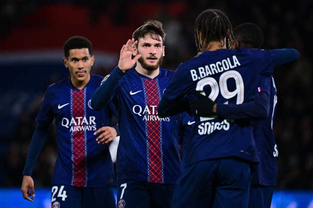 FOOTBALL : PSG vs Rennes - Ligue 1 - 06 12 2025 Khvicha Kvaratskhelia ( 7 - PSG ) celebrates with teammates during the Ligue 1 match between Paris Saint Germain and Stade Rennais at Parc Des Princes on December 06 , 2025 in Paris, France. ( Photo by Federico Pestellini PsnewZ ) ParisFrance  Copyright: xFedericoxPestellinix